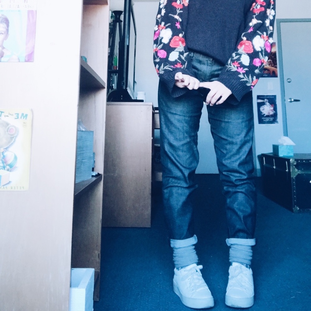 I'm hosting a posh party! (1/10) 🌟